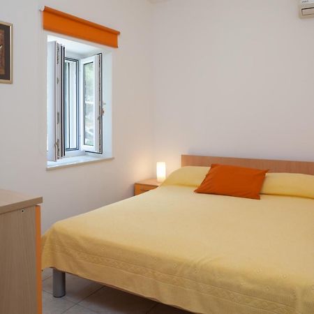 Apartment Bura 1 Makarska Buitenkant foto